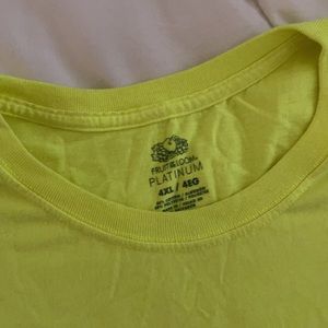 4xl tshirt neon yellow/green.